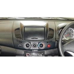 Pantalla Multimedia Dynavin-MegAndroid Android Auto CarPlay Mitsubishi L200 2004, 2005, 2007, 2008